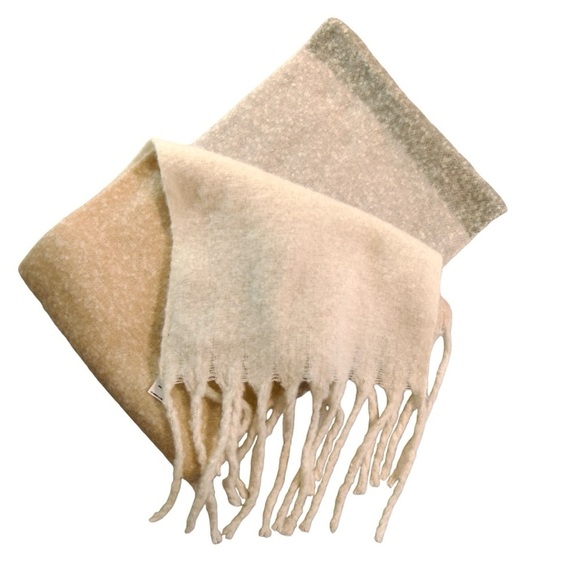 Old Navy Brushed Scarf Soft Fringe, Neutral Stripe NWT - Picture 1 of 7